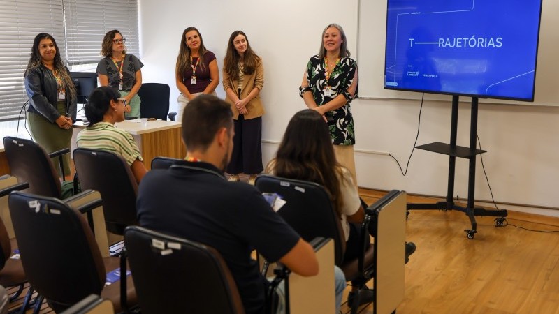 Encontro com servidores estaduais esclarece dúvidas sobre edital de mestrado no exterior
